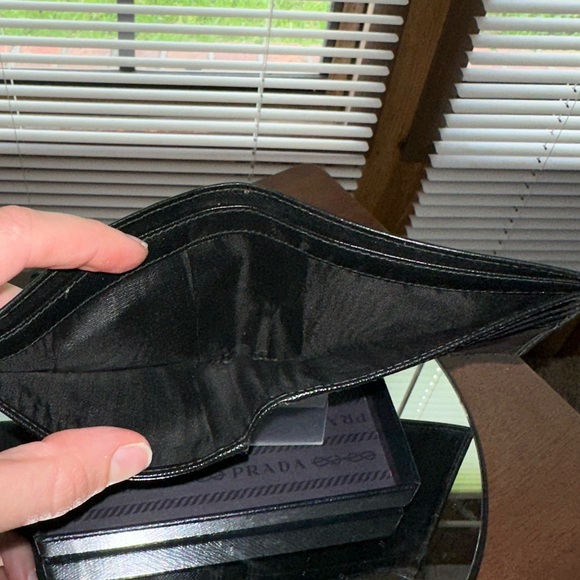 Men’s Prada Leather Bifold Wallet with Box - Picture 7 of 12